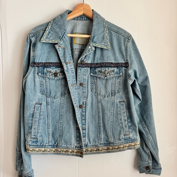 Liz Claiborne Jackets & Blazers - Vintage Liz Claiborne Light Blue Denim Jacket with Embroidered Trim